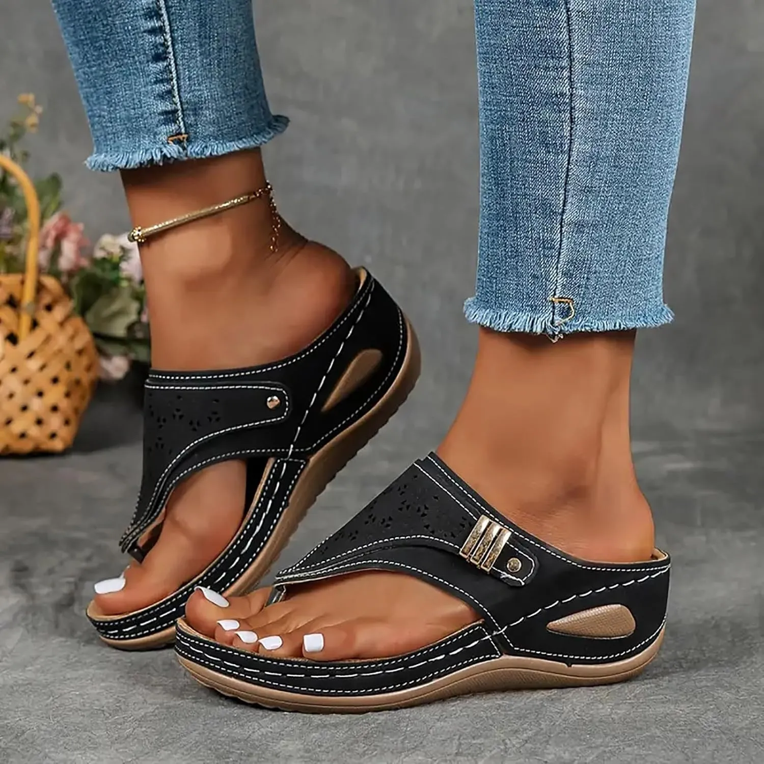 Breathable Mesh Hollow Sports Sandals Non-Slip 2024 New Women’s Wedge Orthopedic Flip-Flops Summer Casual Sandals Open Toe
