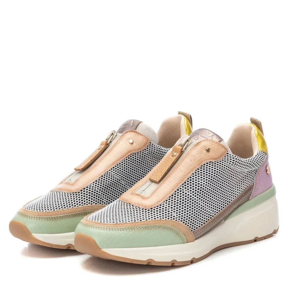 Carmela 161422 Mesh Zippered Sneaker