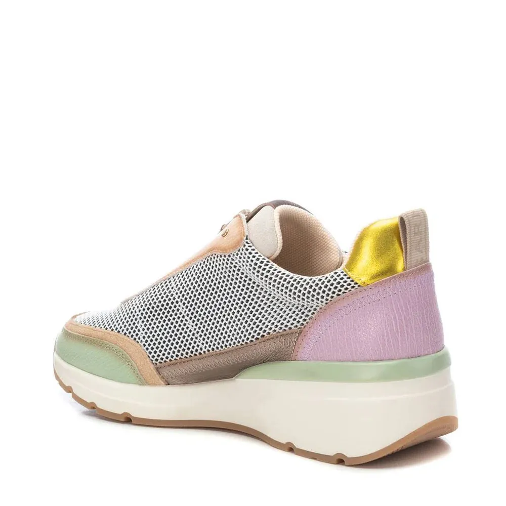 Carmela 161422 Mesh Zippered Sneaker