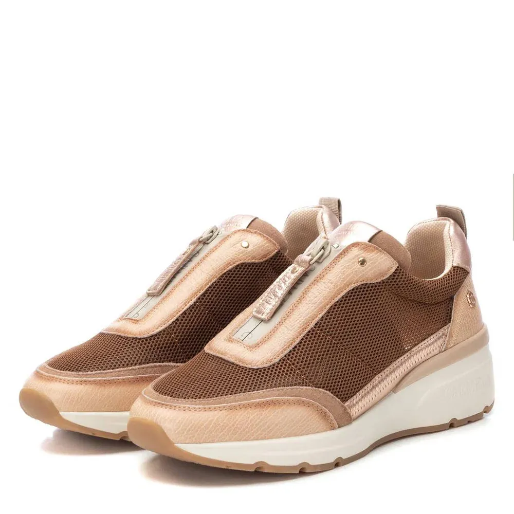 Carmela 161422 Mesh Zippered Sneaker