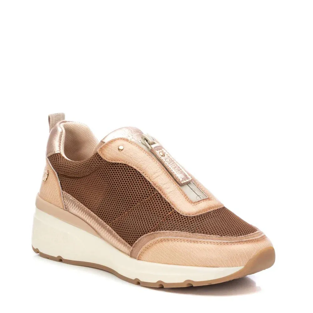 Carmela 161422 Mesh Zippered Sneaker
