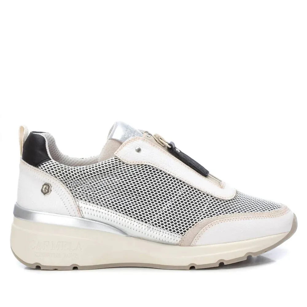 Carmela 161422 Mesh Zippered Sneaker
