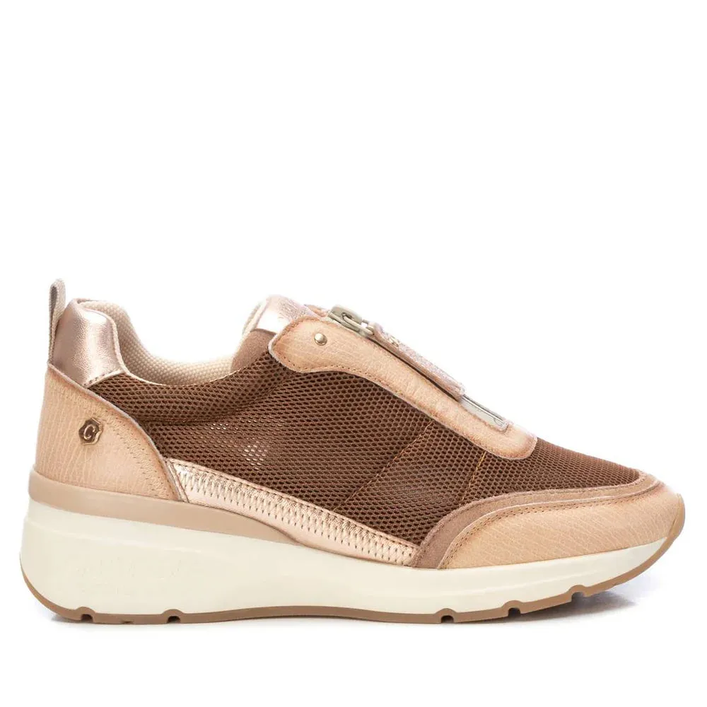 Carmela 161422 Mesh Zippered Sneaker