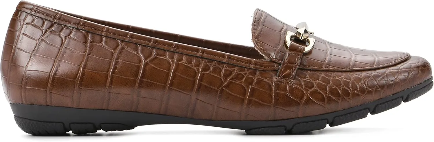 CLIFFS BY WHITE MOUNTAIN Women's Glowing Cushioned Loafer Flat