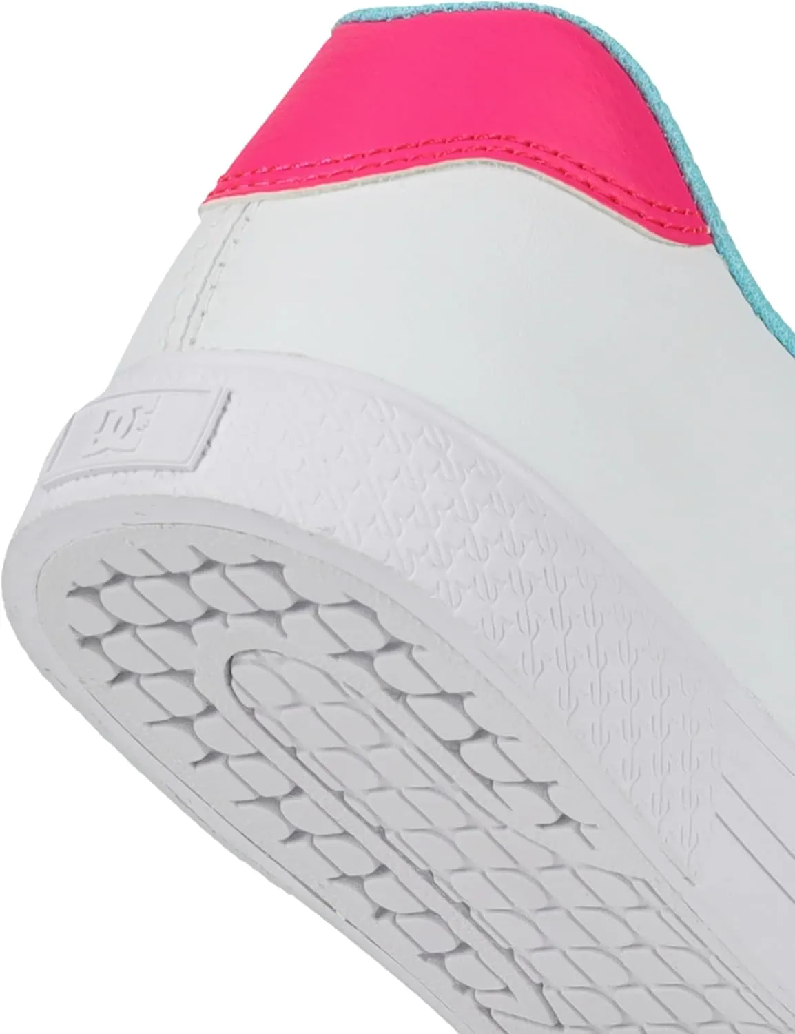DC Shoes Women's Chelsea Sneaker