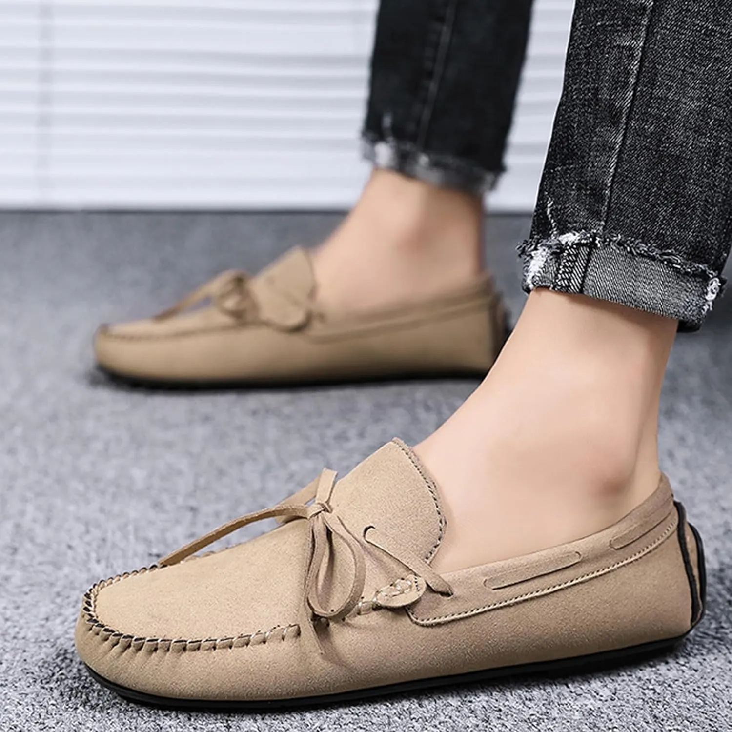 Men's Suede Leather Bow Tie Flat Loafers Classic Round Toe Non-Slip Soft Sole Driving Slip-On Business Moccasins Boat Shoes