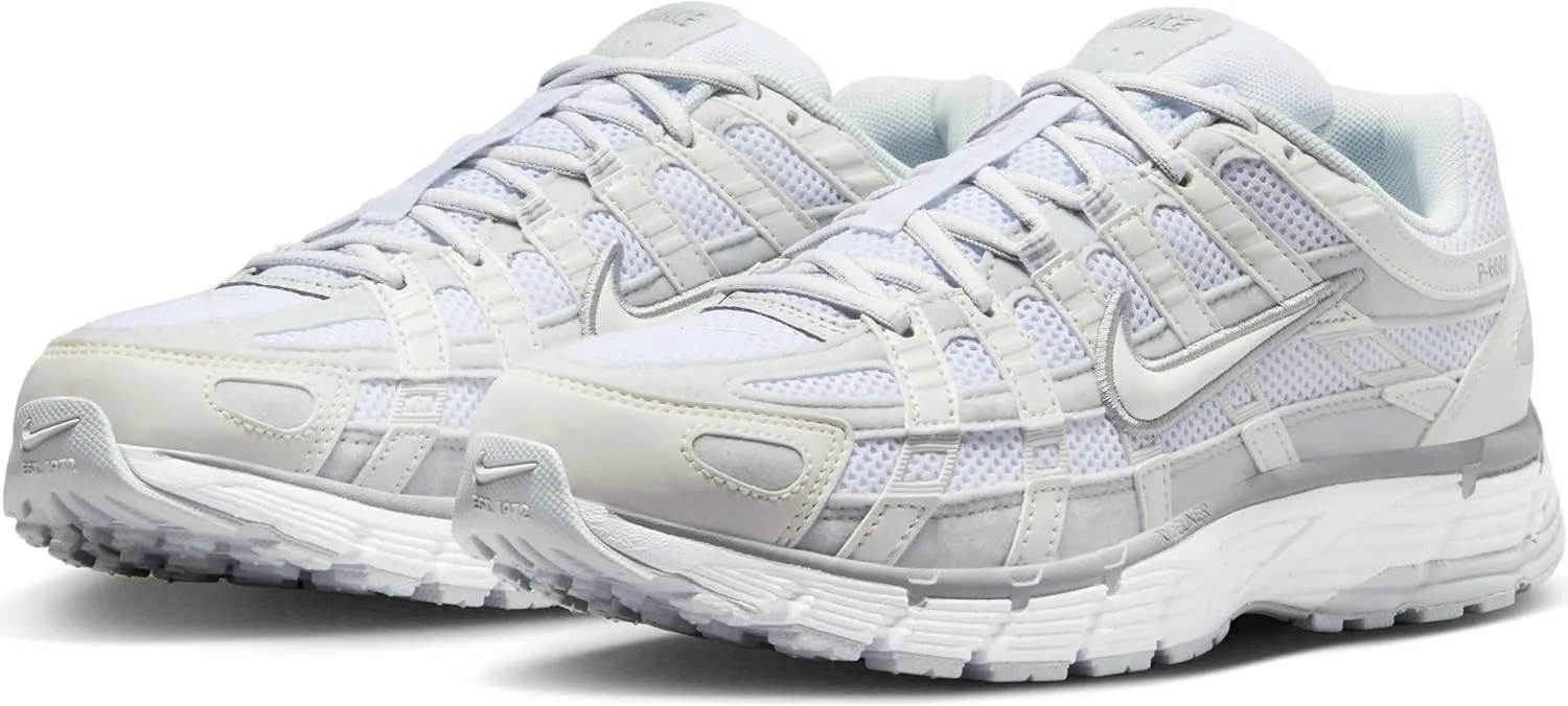 NIKE Women's Sneaker