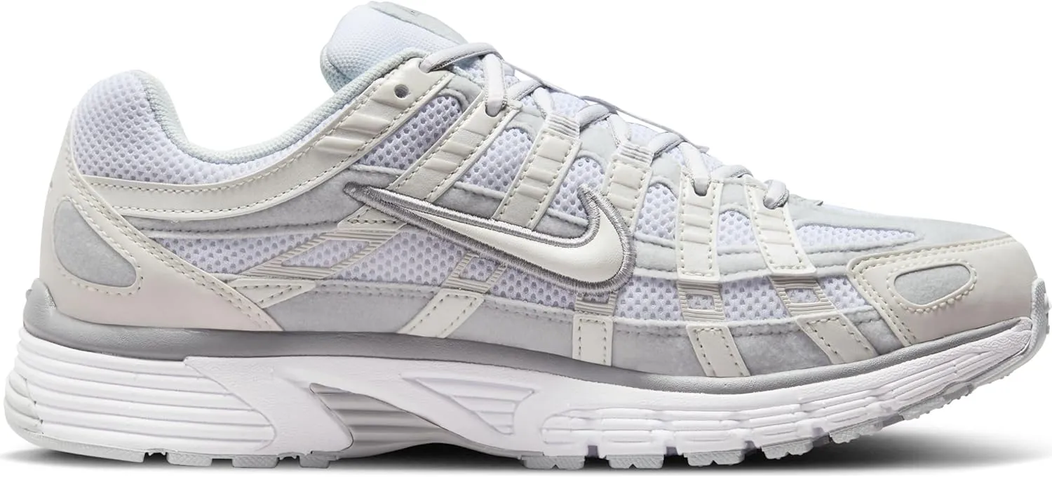 NIKE Women's Sneaker