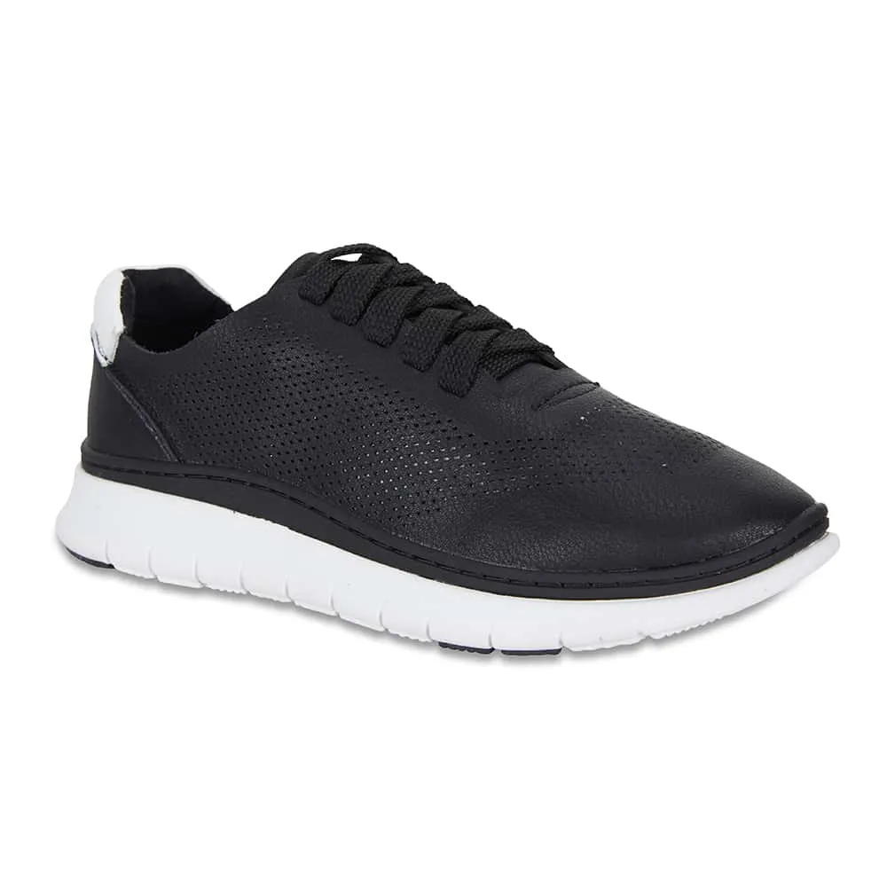 Ratio Sneaker in Black Leather