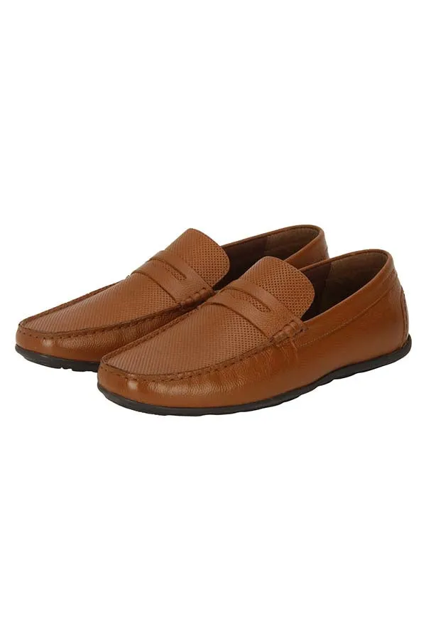 RedTape Men Black Slip On Shoes