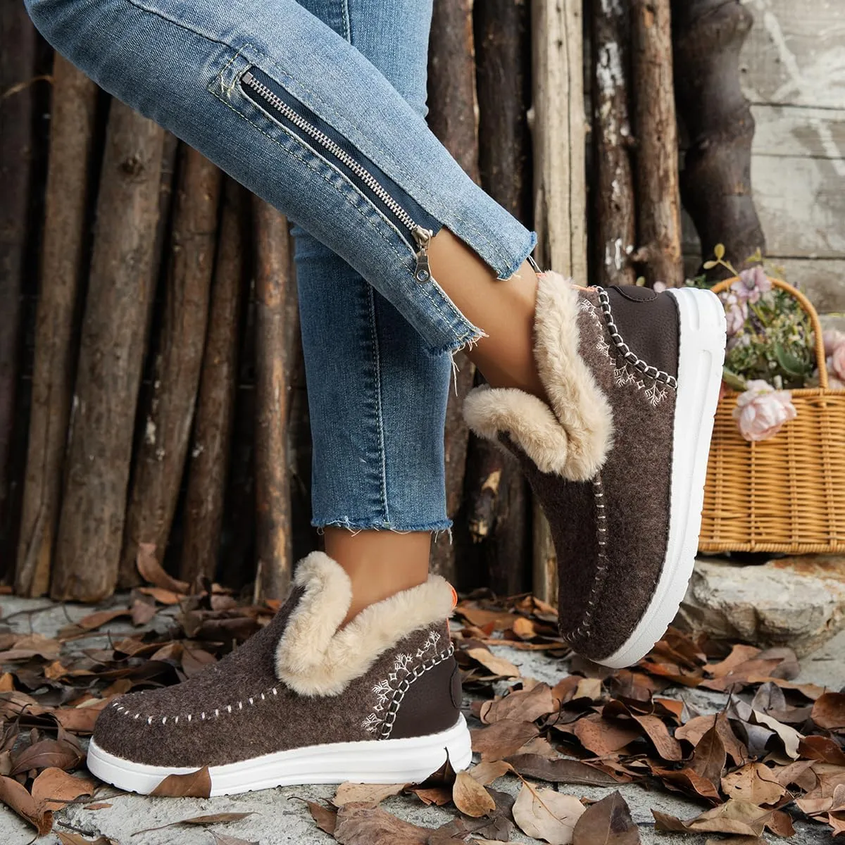 SACFOF Womens Winter Flat Fluffy Snow Boots,Warm Faux Fur Lining Anti-Slip Slip on Loafer Casual Outdoor Plush Short Booties