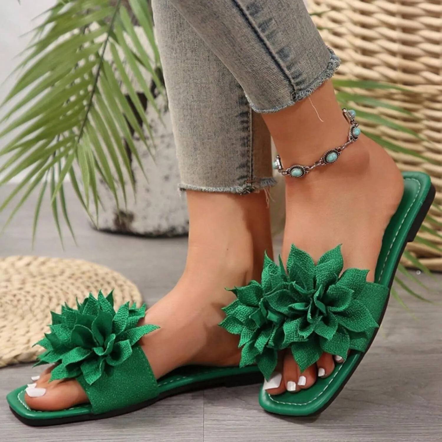 Slides Sandals Women Footwear Women's Summer Flat Casual Fashion Slippers Floral Embellishments One Line Beach Slippers