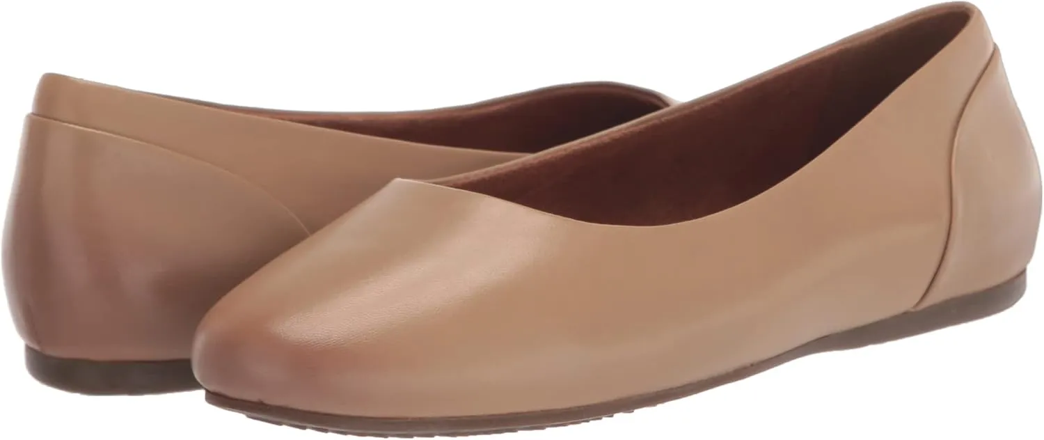 SoftWalk Women's Shiraz Ballet Flat