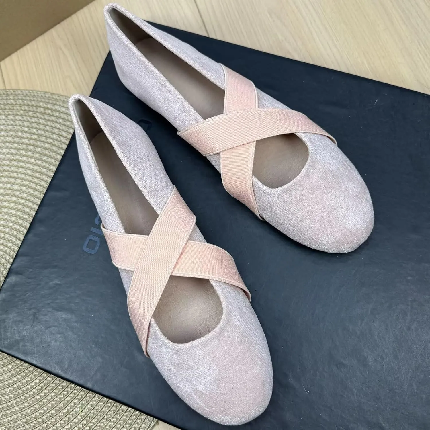 Stunner Cross Strap Ballets Flats for Women Elegant Round Toe Classic Slip on Dressy Flat Shoes