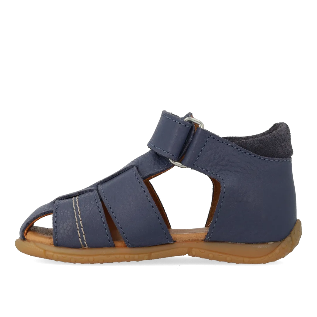 The child's first sandal with contrast stitching