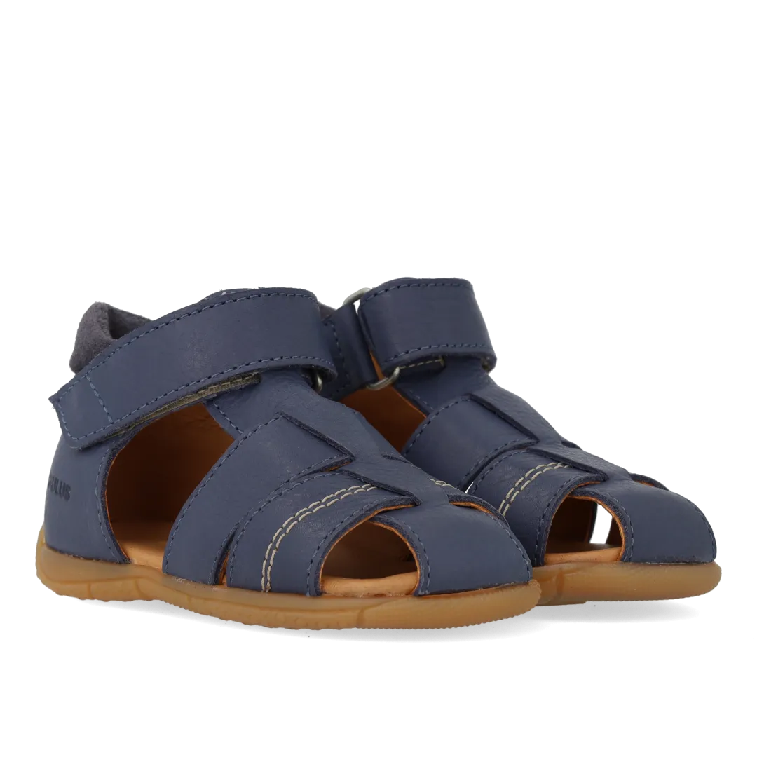 The child's first sandal with contrast stitching