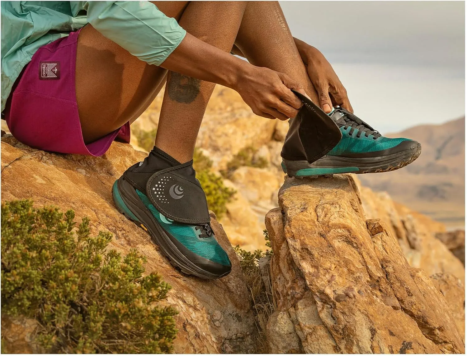 Topo Athletic Unisex Adult Topo Performance Trail Gaiter |Lightweight Stretch Nylon Black/Black Shoe Gaiter for Trail Running