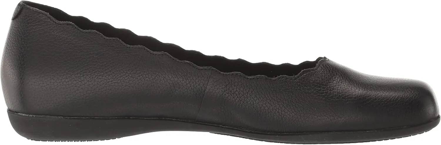 Trotters Women's Sabine Ballet Flat