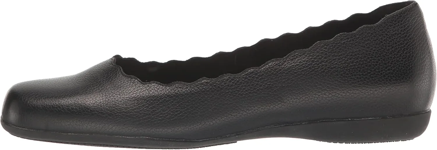 Trotters Women's Sabine Ballet Flat