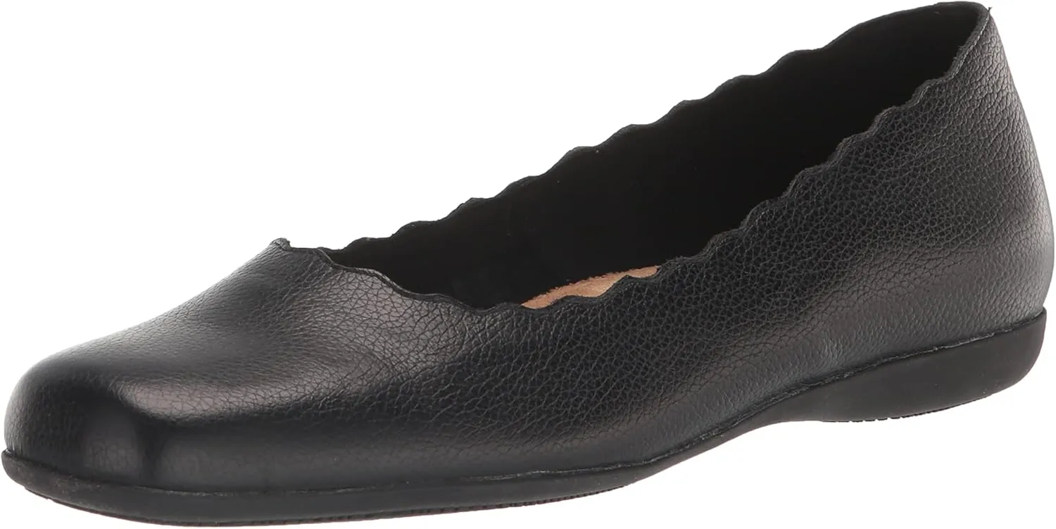 Trotters Women's Sabine Ballet Flat