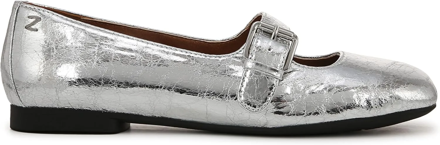 ZODIAC Women's Classic Loafer Flat